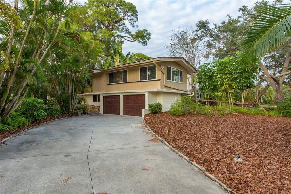 4627 SUNRISE DRIVE S ST PETERSBURG, FL 33705