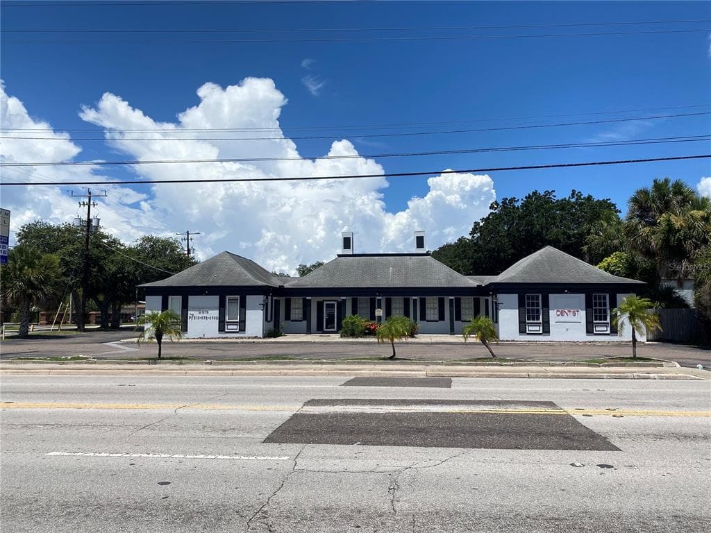 5200 N ARMENIA AVENUE TAMPA, FL 33603