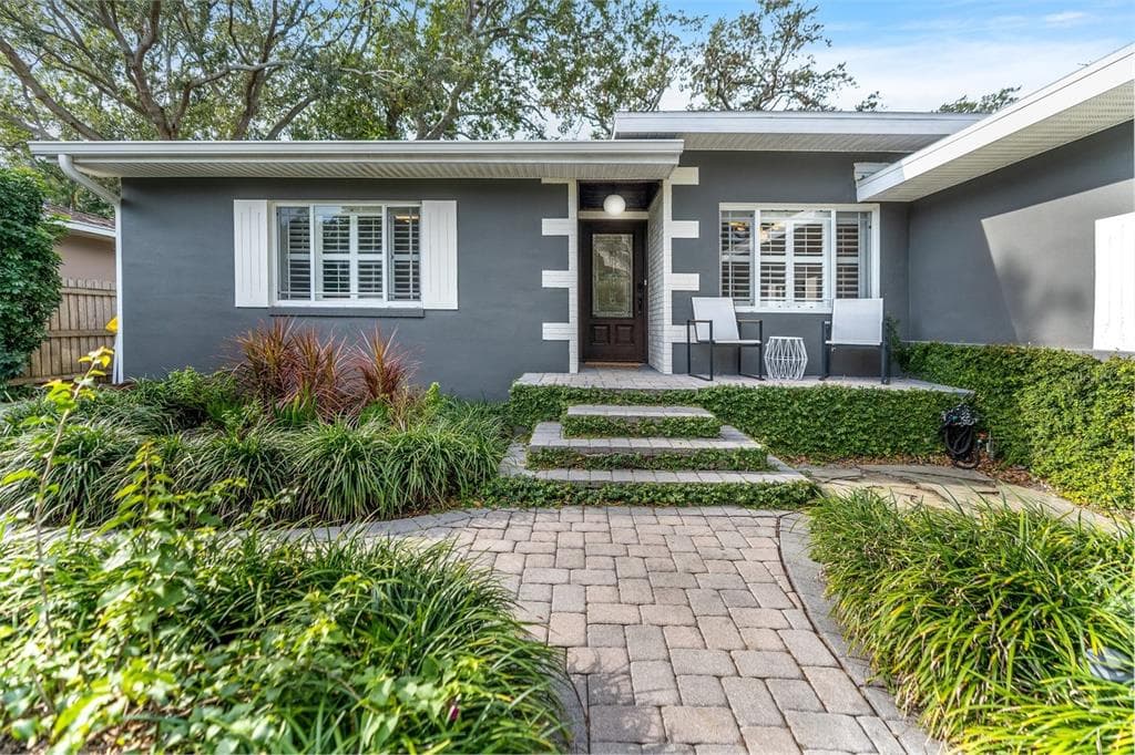 209 BANDERA WAY NE ST PETERSBURG, FL 33704