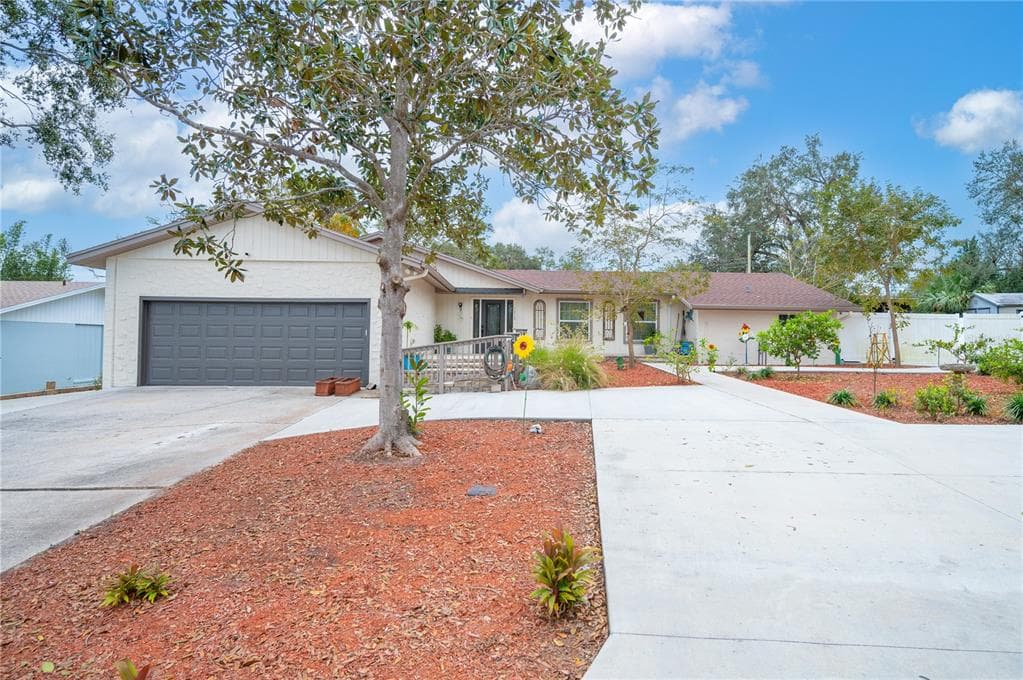 1315 VALLEY HILL E