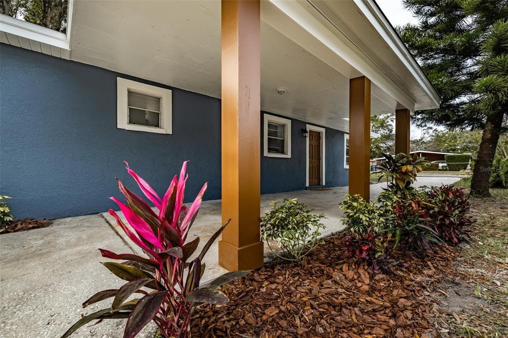3723 E IDLEWILD AVENUE TAMPA, FL 33610