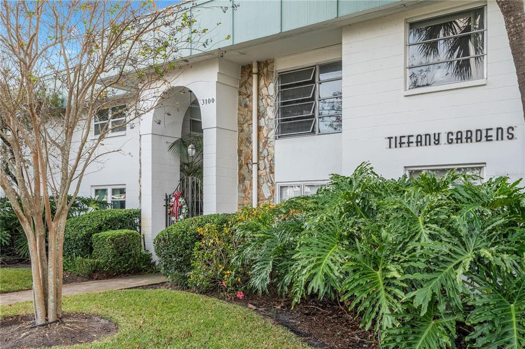 3100 HARTFORD STREET N UNIT 223 ST PETERSBURG, FL 33713