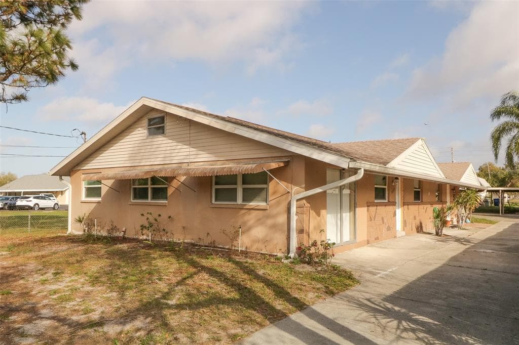 5315 HENDERSON STREET NEW PORT RICHEY, FL 34652