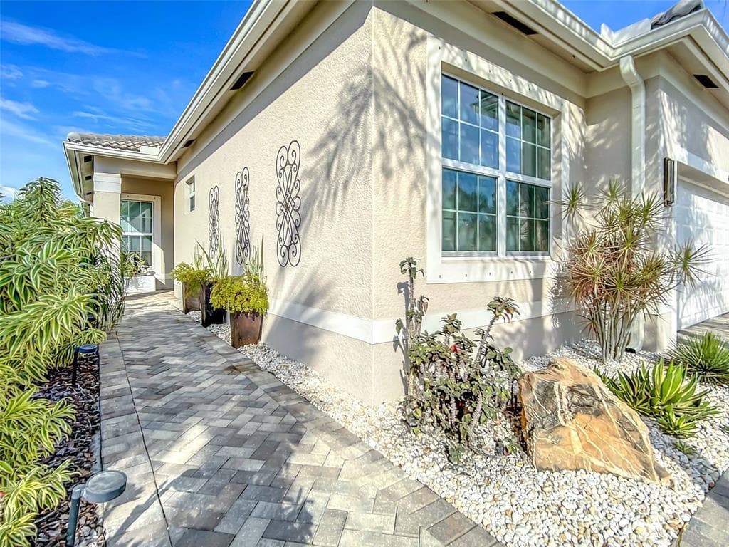 4831 SANDY GLEN WAY WIMAUMA, FL 33598