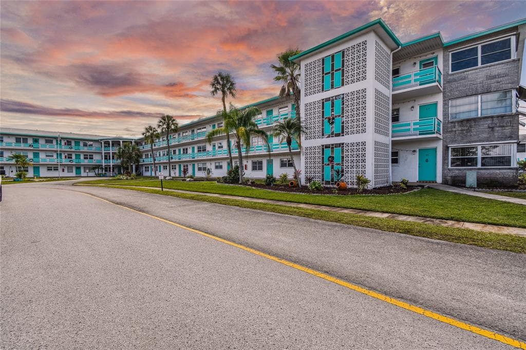 1900 59TH AVENUE N UNIT 112