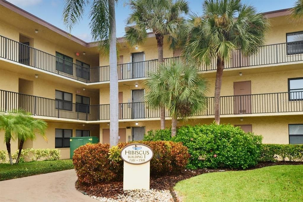 11945 143RD STREET UNIT 7105 LARGO, FL 33774