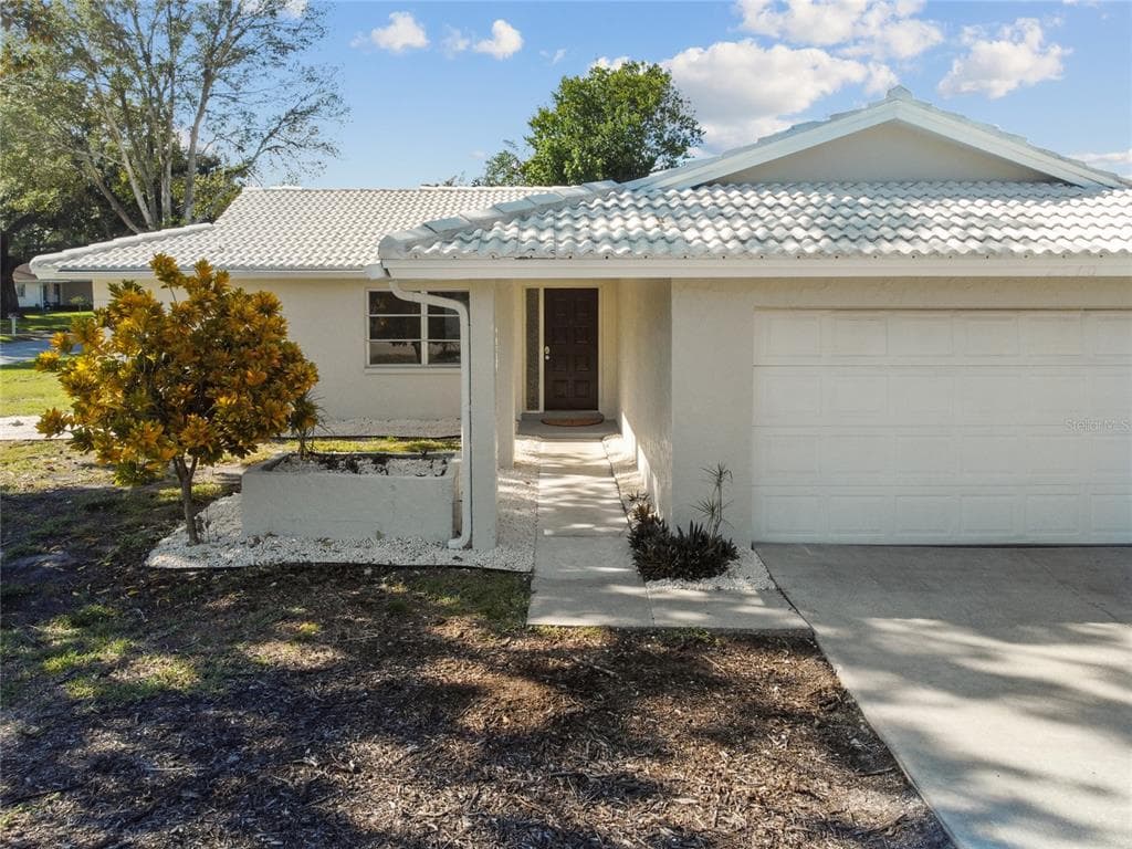 2540 REDWOOD CIRCLE CLEARWATER, FL 33763