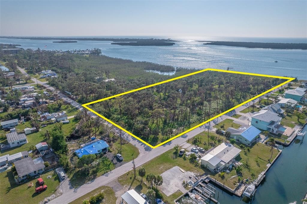 2820 WATERSIDE DRIVE ENGLEWOOD, FL 34224