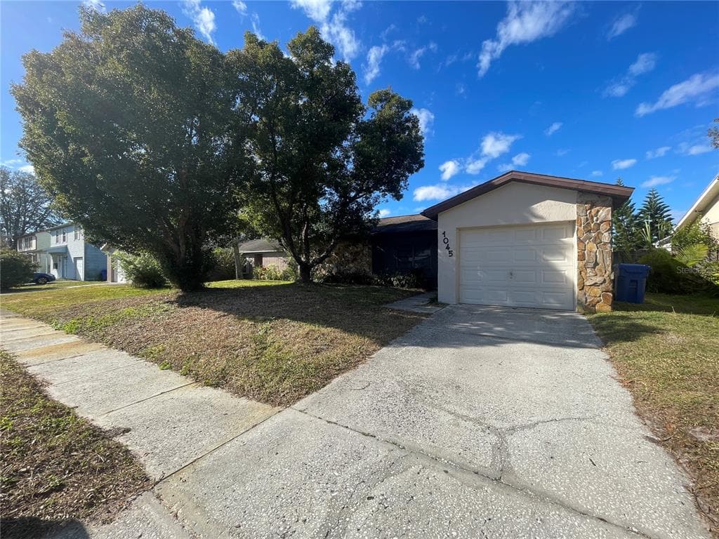 1045 AXLEWOOD CIRCLE BRANDON, FL 33511