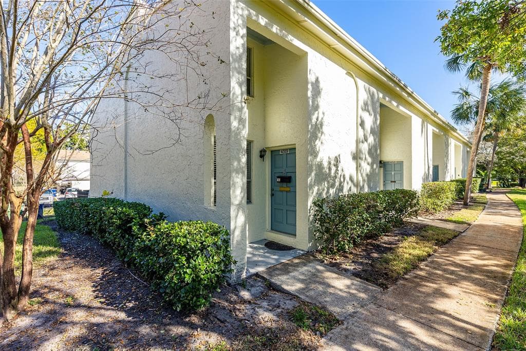 4319 LA VERA COURT