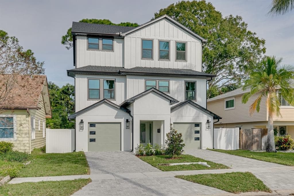 1725 MASSACHUSETTS AVENUE NE ST PETERSBURG, FL 33703