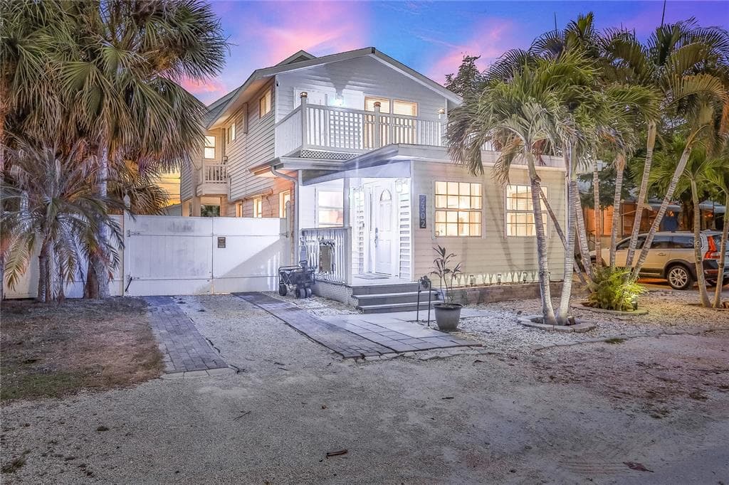 2302 AVENUE B BRADENTON BEACH, FL 34217