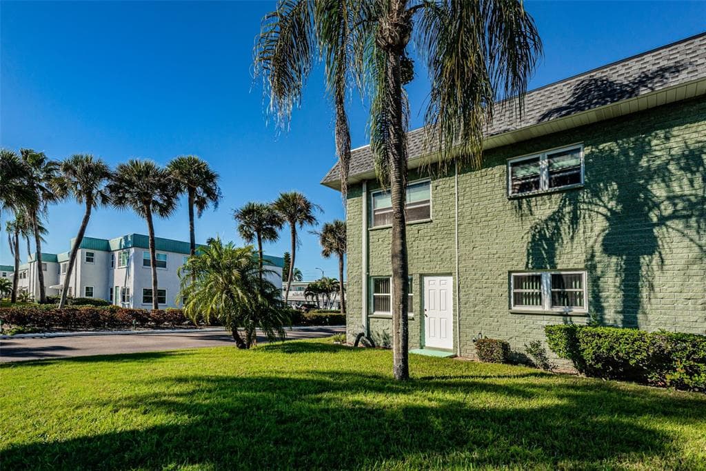 5287 81ST STREET N UNIT 12 ST PETERSBURG, FL 33709