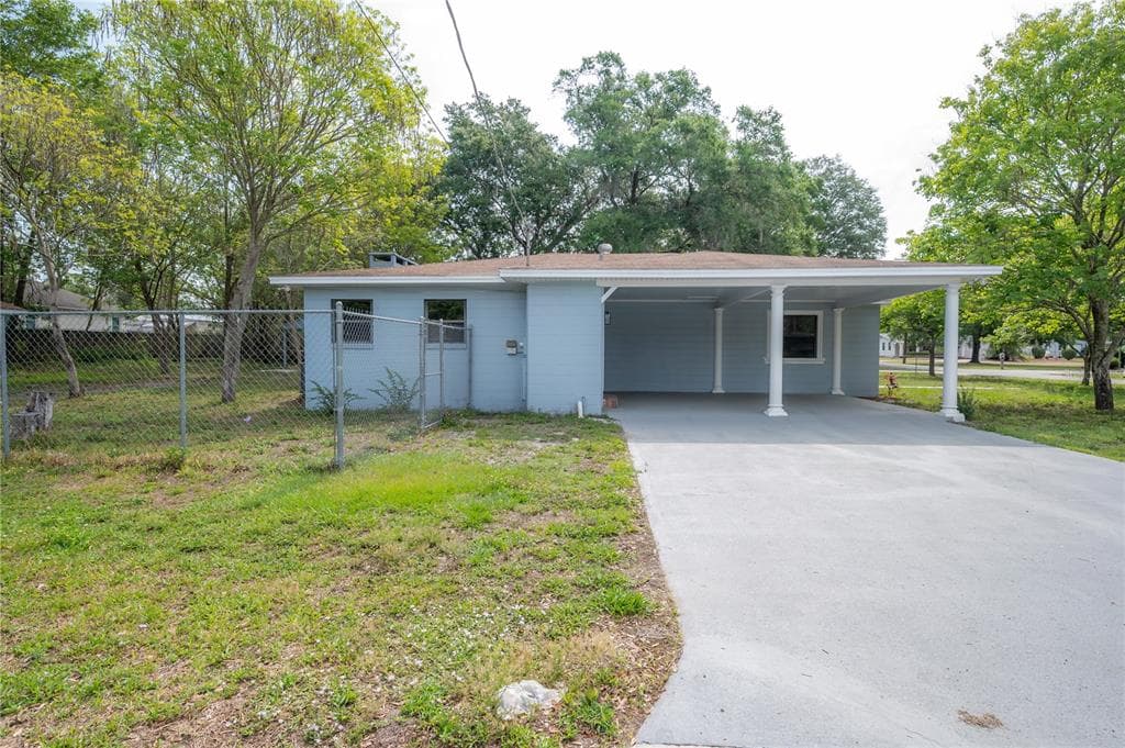 704 W DEVANE STREET PLANT CITY, FL 33563