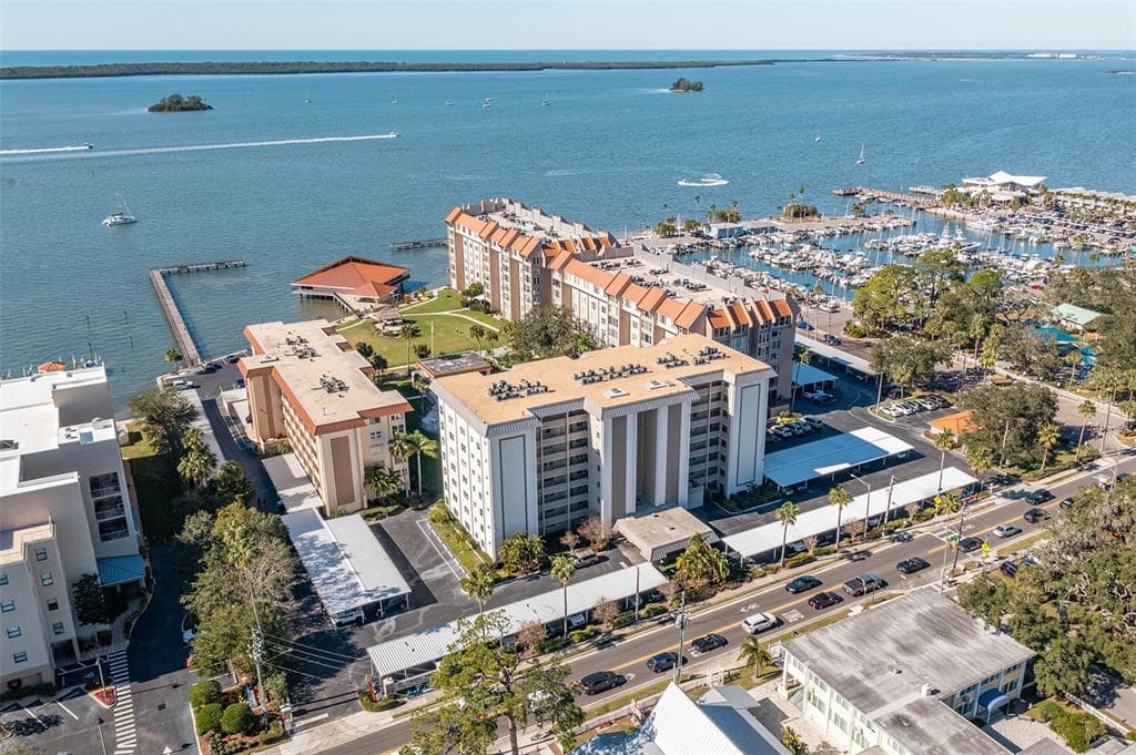 622 EDGEWATER DRIVE UNIT 322 DUNEDIN, FL 34698