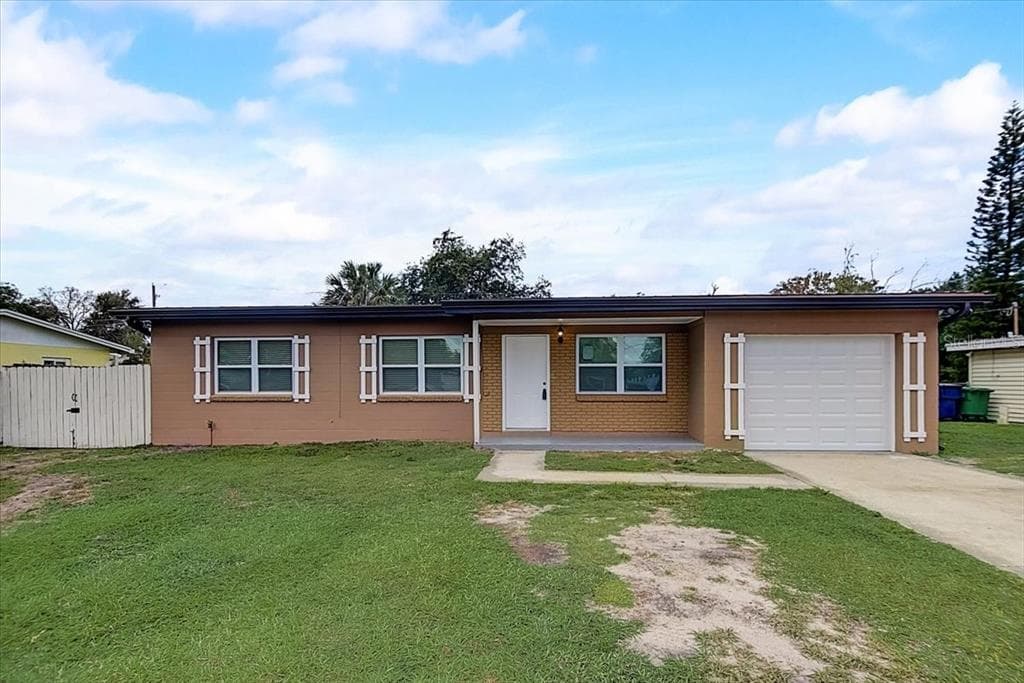 8724 N RENFREW PLACE TAMPA, FL 33604