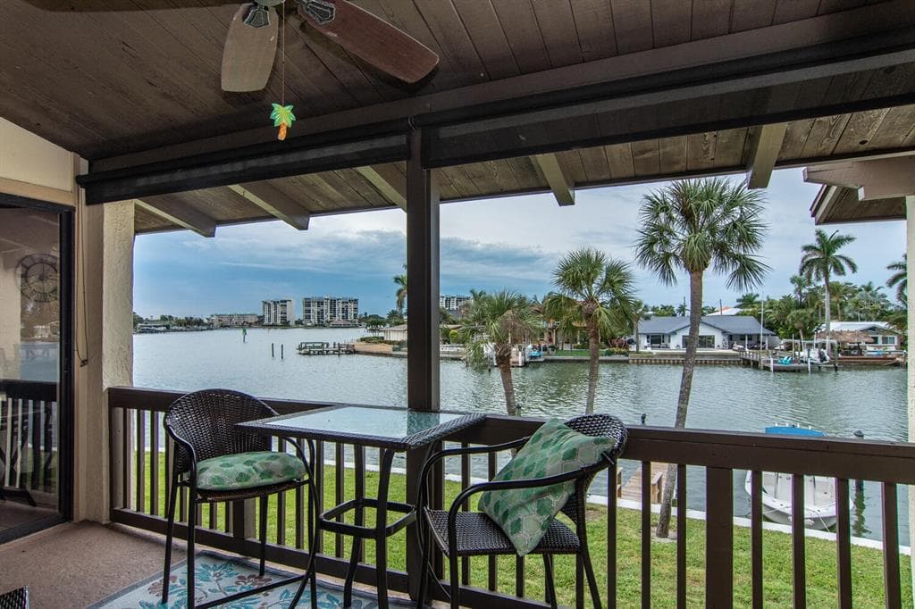 521 PLAZA SEVILLE COURT UNIT 42 TREASURE ISLAND, FL 33706