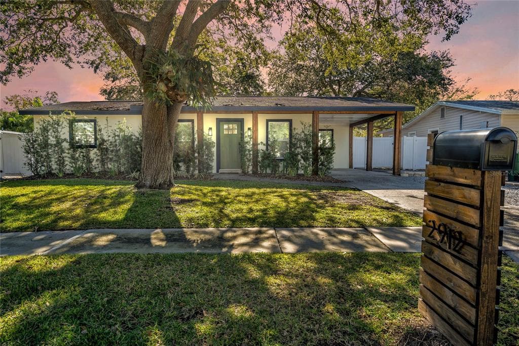 2912 W WINTHROP ROAD TAMPA, FL 33611