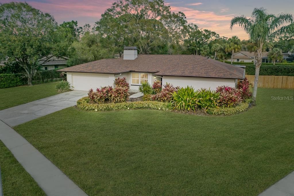 14001 LAKE BLUFF COURT TAMPA, FL 33624