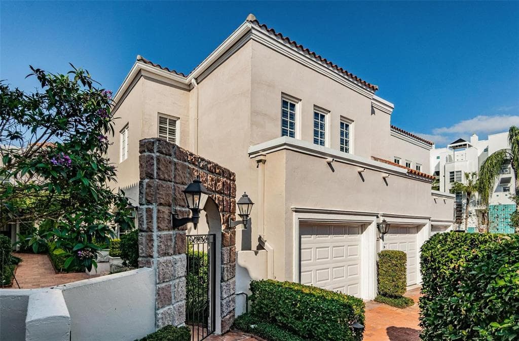 4943 BAYSHORE BOULEVARD TAMPA, FL 33611