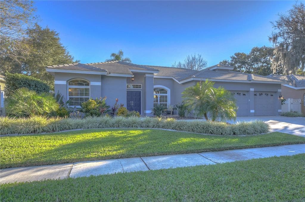 9325 WELLINGTON PARK CIRCLE TAMPA, FL 33647