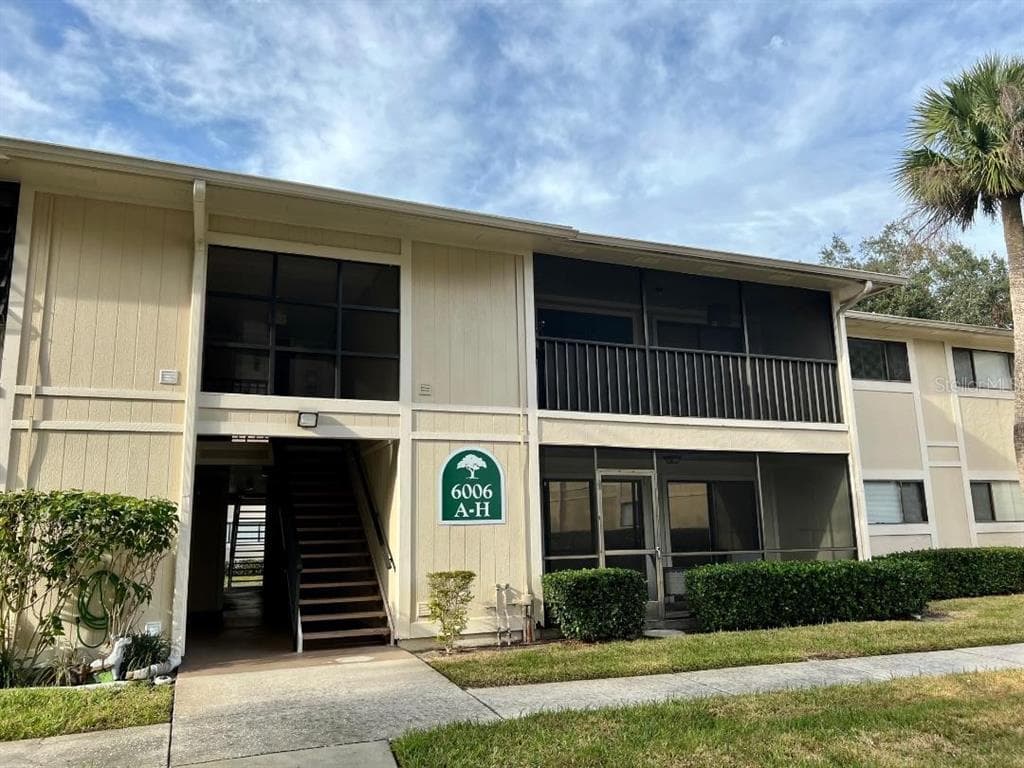 6006 LAKETREE LN UNIT D TEMPLE TERRACE, FL 33617