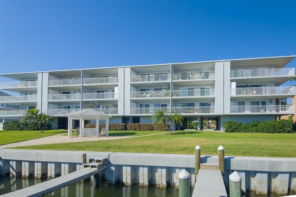 719 PINELLAS BAYWAY S UNIT 103 TIERRA VERDE, FL 33715