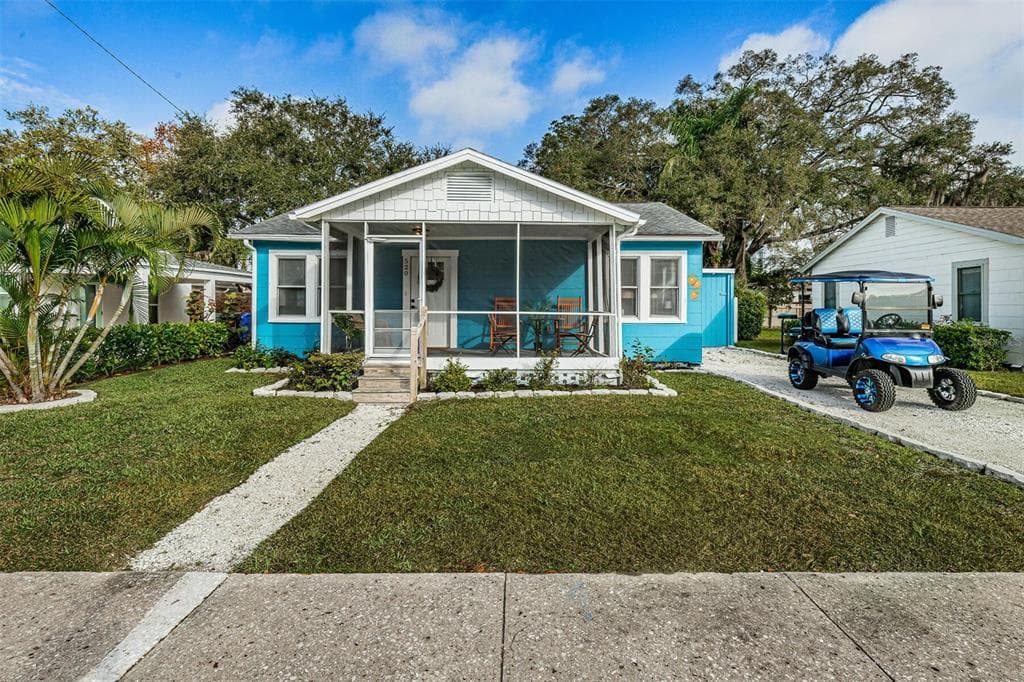 520 ROANOKE STREET DUNEDIN, FL 34698