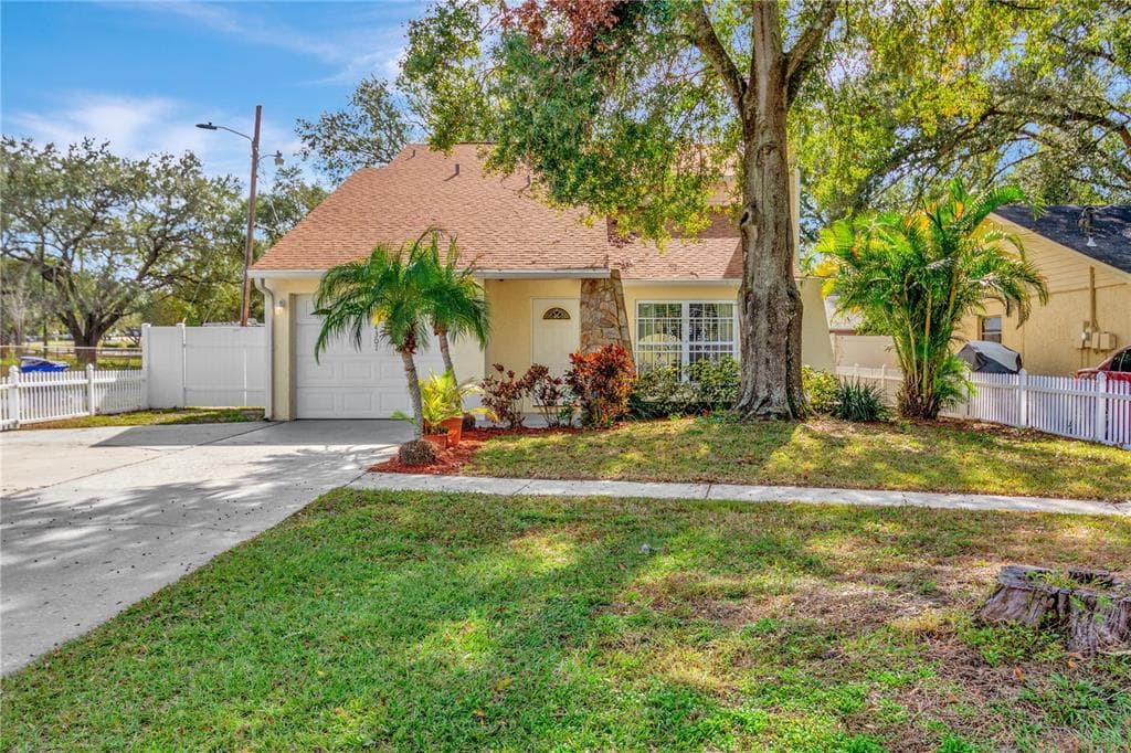 4307 E CITRUS CIRCLE TAMPA, FL 33617