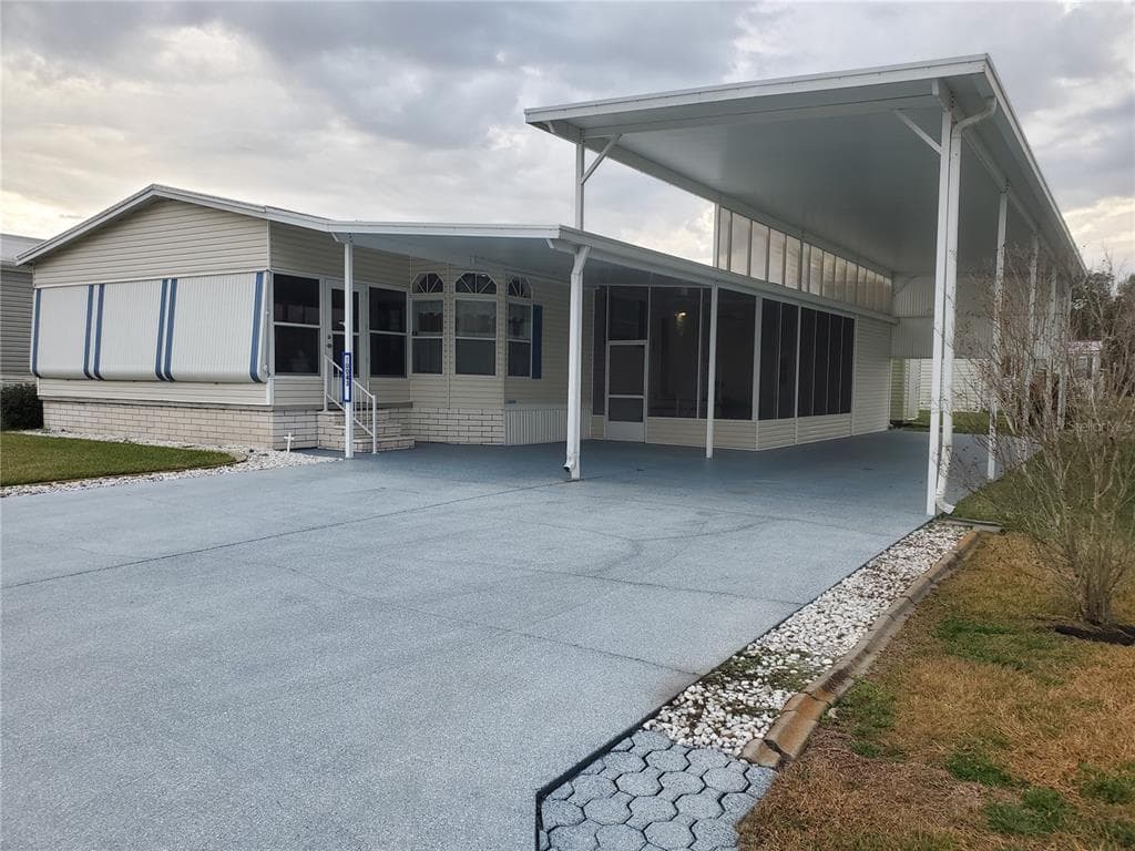 10043 AIRETOP AVENUE DADE CITY, FL 33525