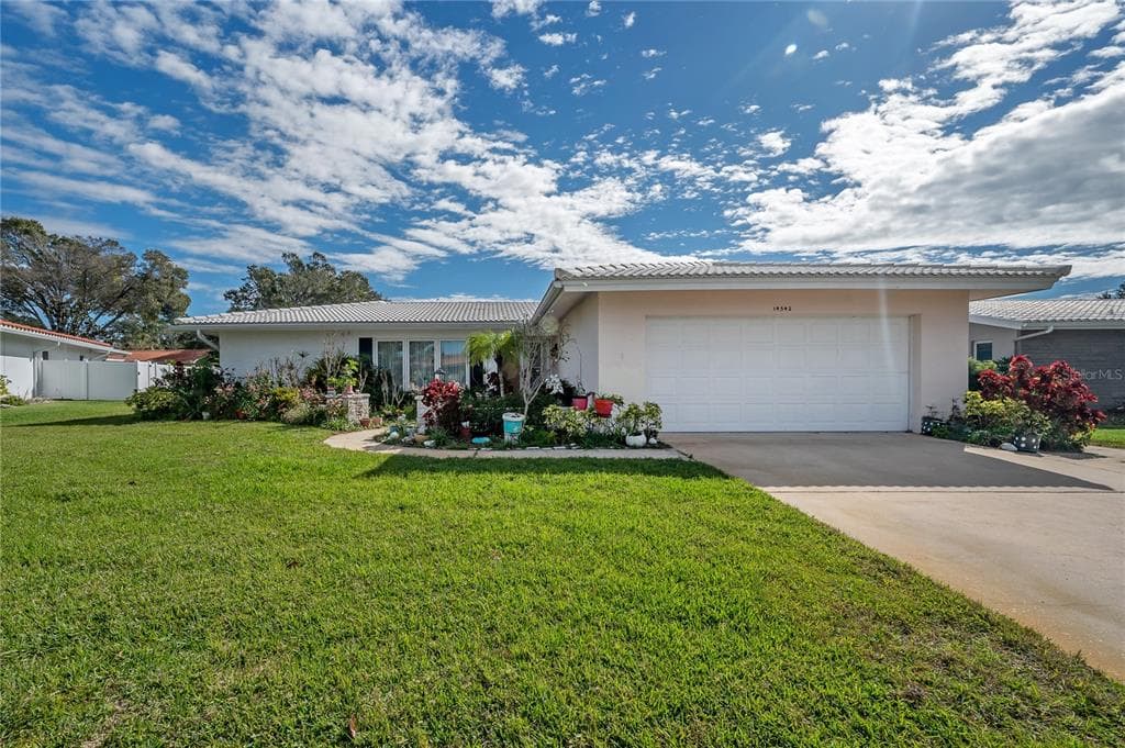 14542 ANCHORAGE CIRCLE SEMINOLE, FL 33776
