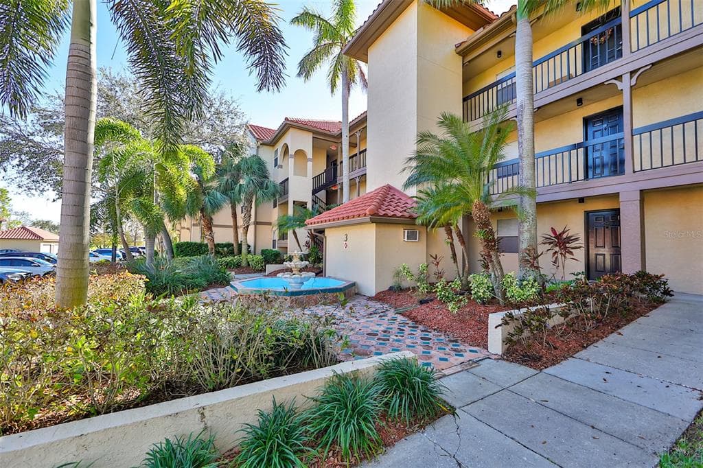 2400 FEATHER SOUND DRIVE UNIT 332 CLEARWATER, FL 33762