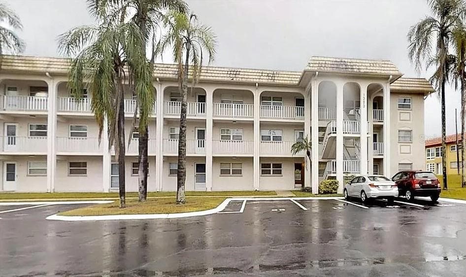 1303 S HERCULES AVENUE UNIT 11 CLEARWATER, FL 33764