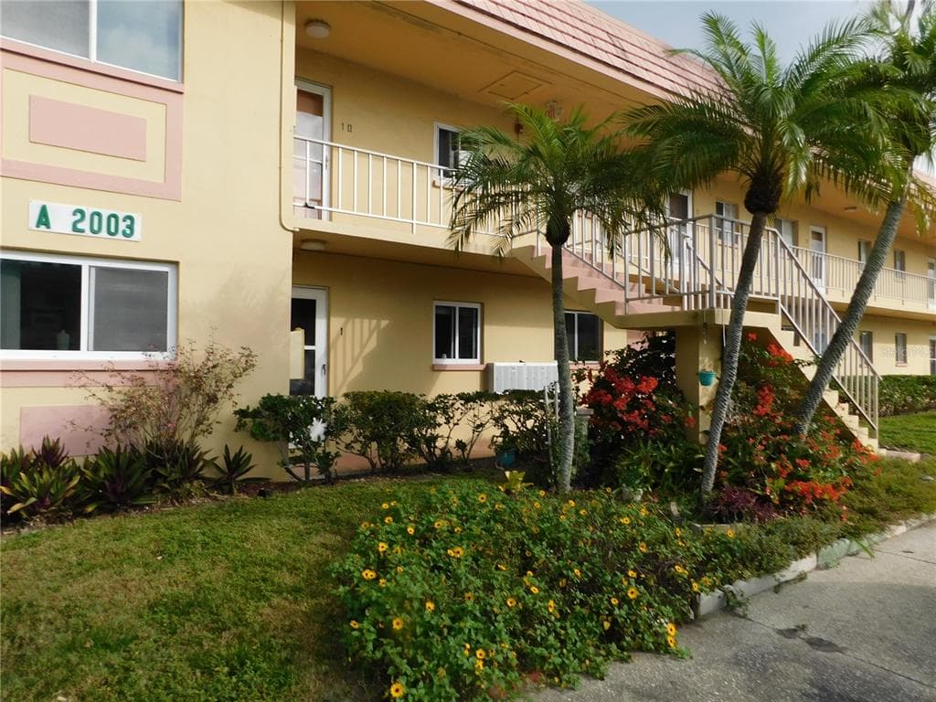 2003 GREENBRIAR BOULEVARD UNIT 3 CLEARWATER, FL 33763