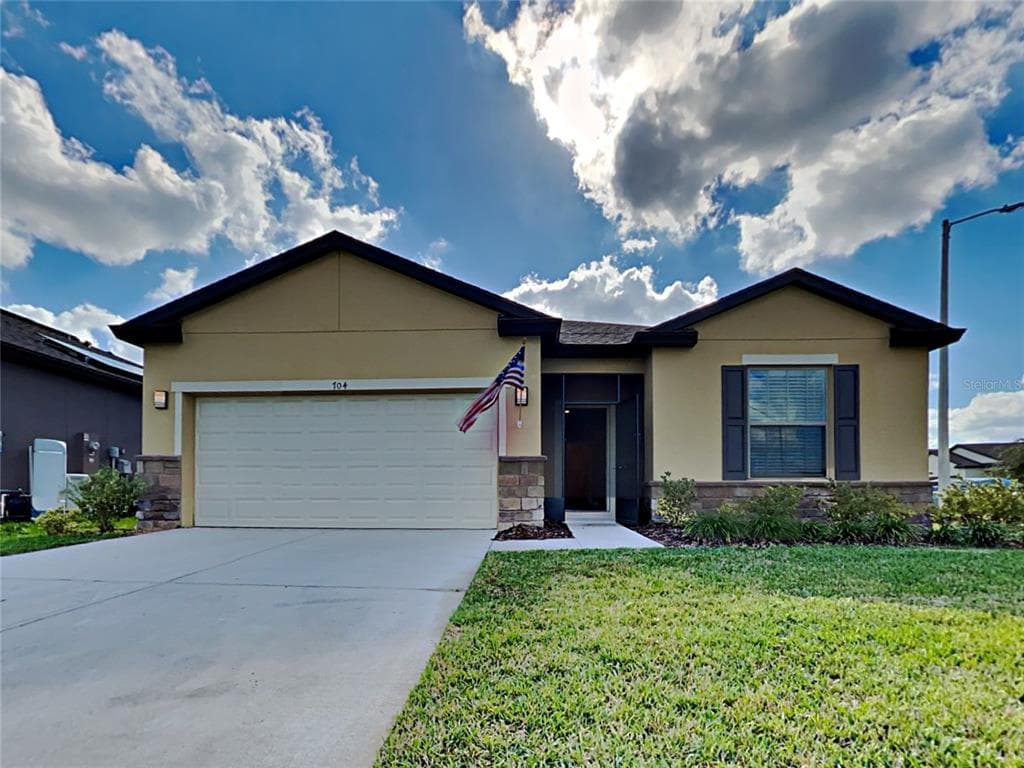 704 CITRUS ISLE DRIVE DAVENPORT, FL 33837