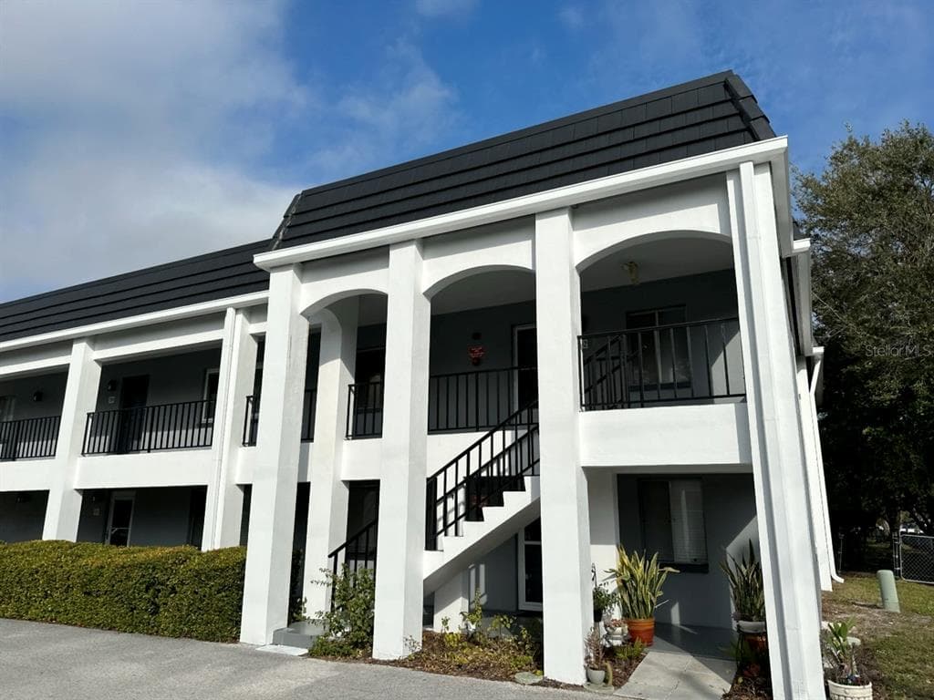 8651 10TH STREET N UNIT 202 ST PETERSBURG, FL 33702