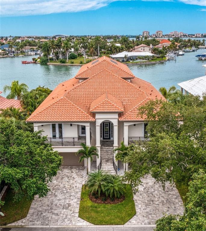 9 BAYFRONT COURT S ST PETERSBURG, FL 33711
