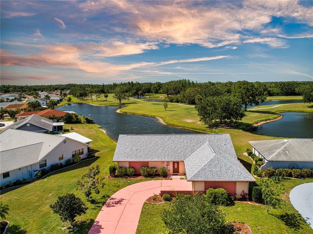 1914 N PEBBLE BEACH BOULEVARD SUN CITY CENTER, FL 33573