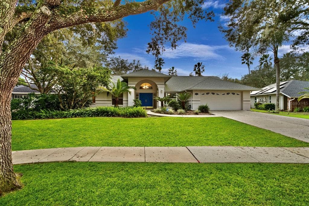 5205 DWIRE COURT TAMPA, FL 33647