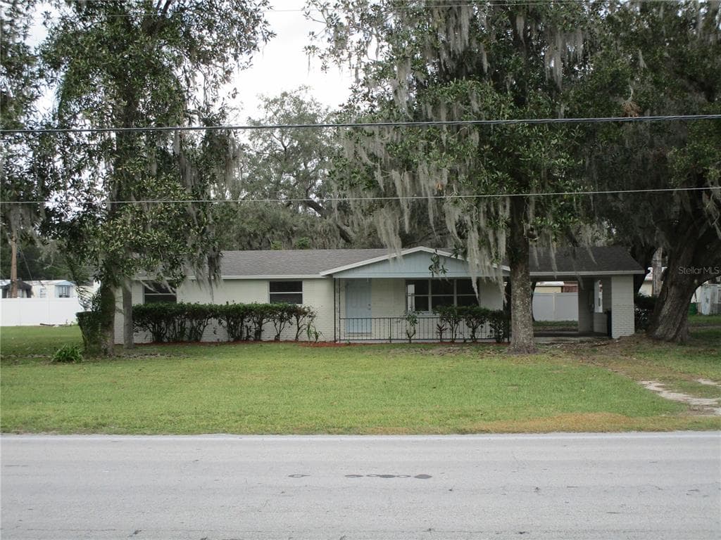 105 W CARTER ROAD LAKELAND, FL 33813