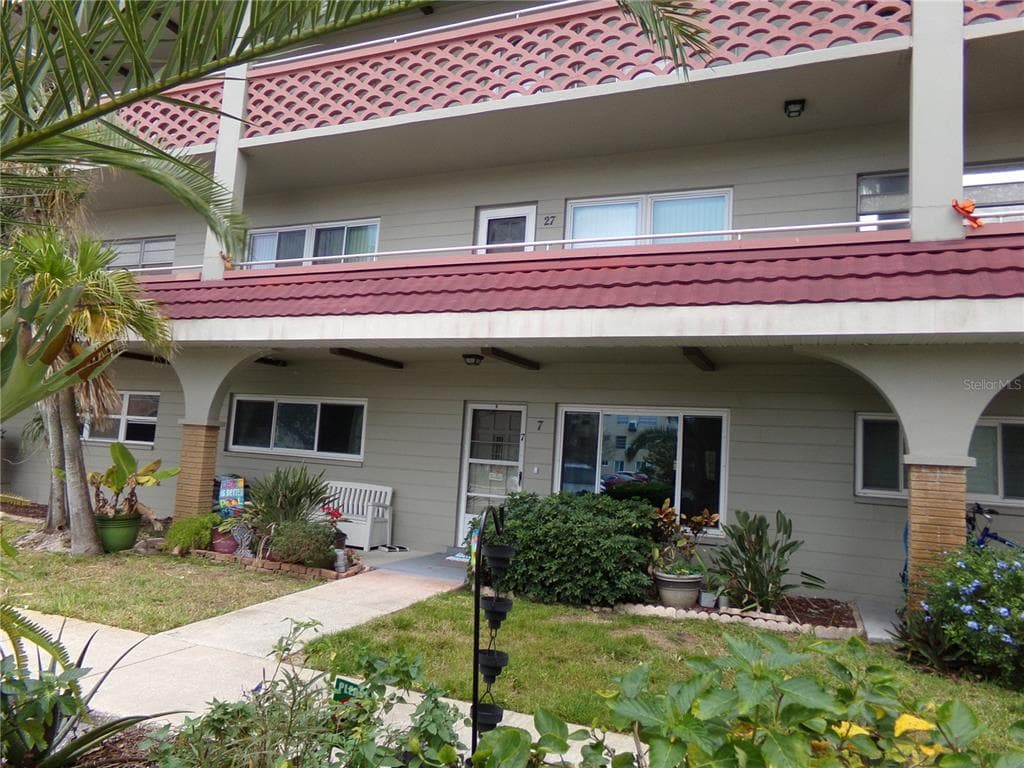 2073 DENMARK STREET UNIT 27 CLEARWATER, FL 33763