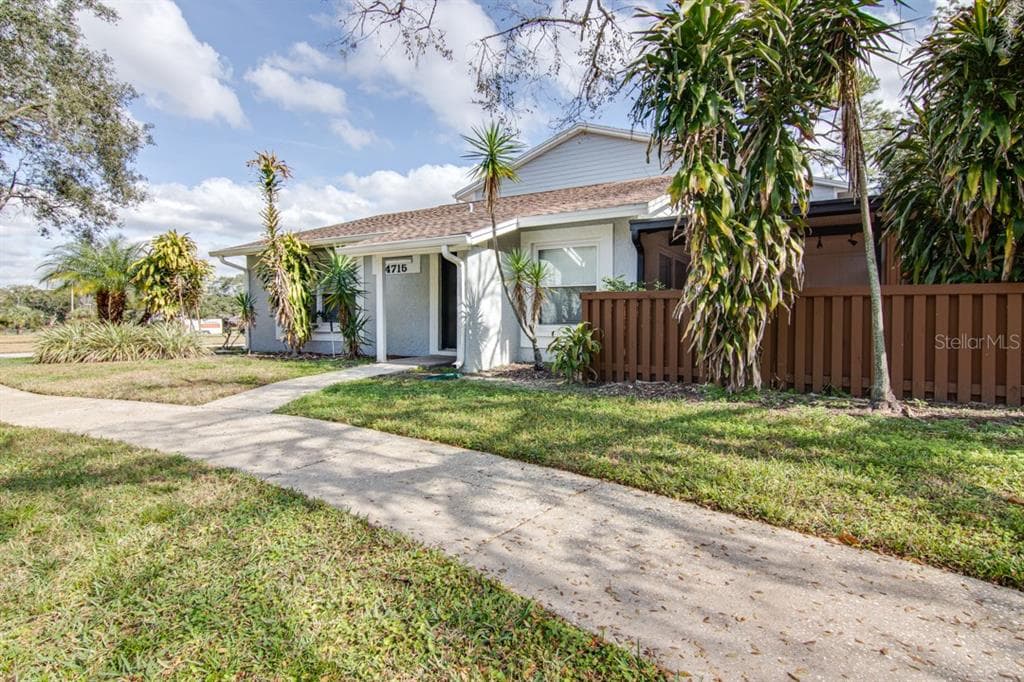 14715 LAKE FOREST DRIVE LUTZ, FL 33559