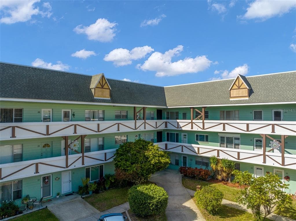 2042 AUSTRALIA WAY W UNIT 42 CLEARWATER, FL 33763