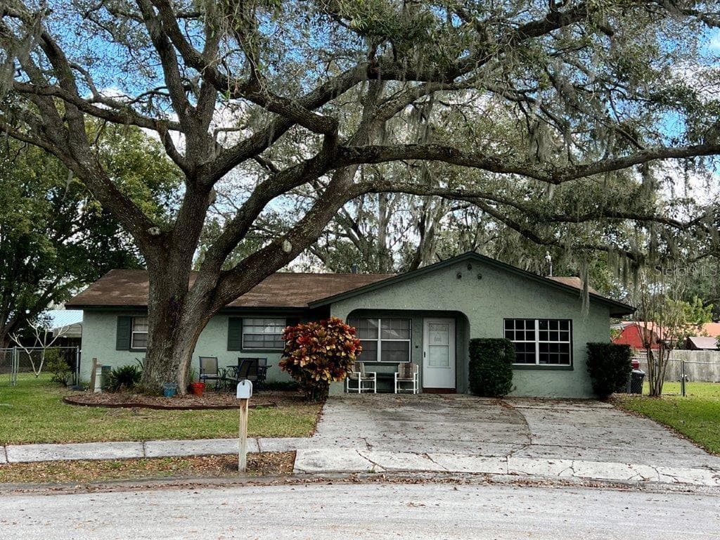 1504 PROSSER COURT PLANT CITY, FL 33563