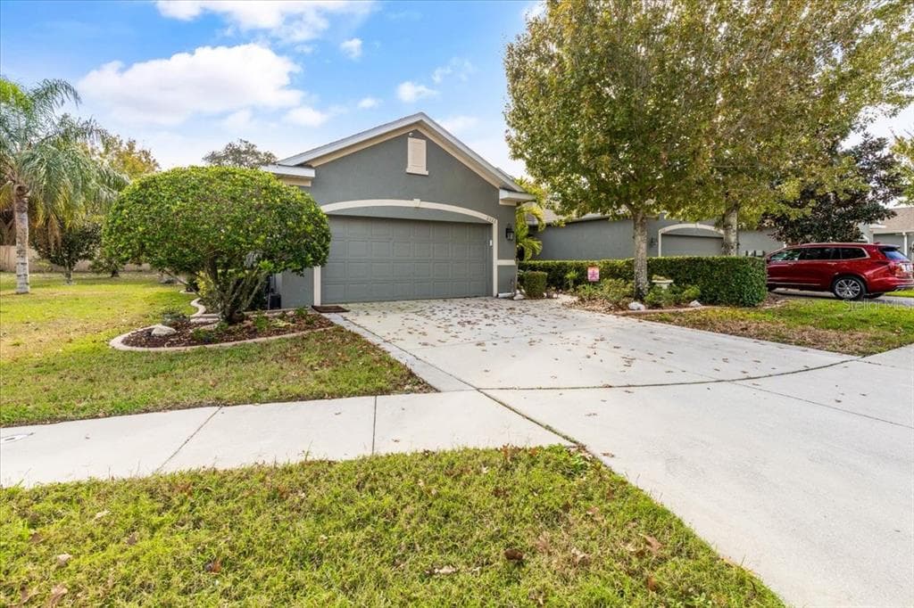 2322 BARRACUDA COURT HOLIDAY, FL 34691