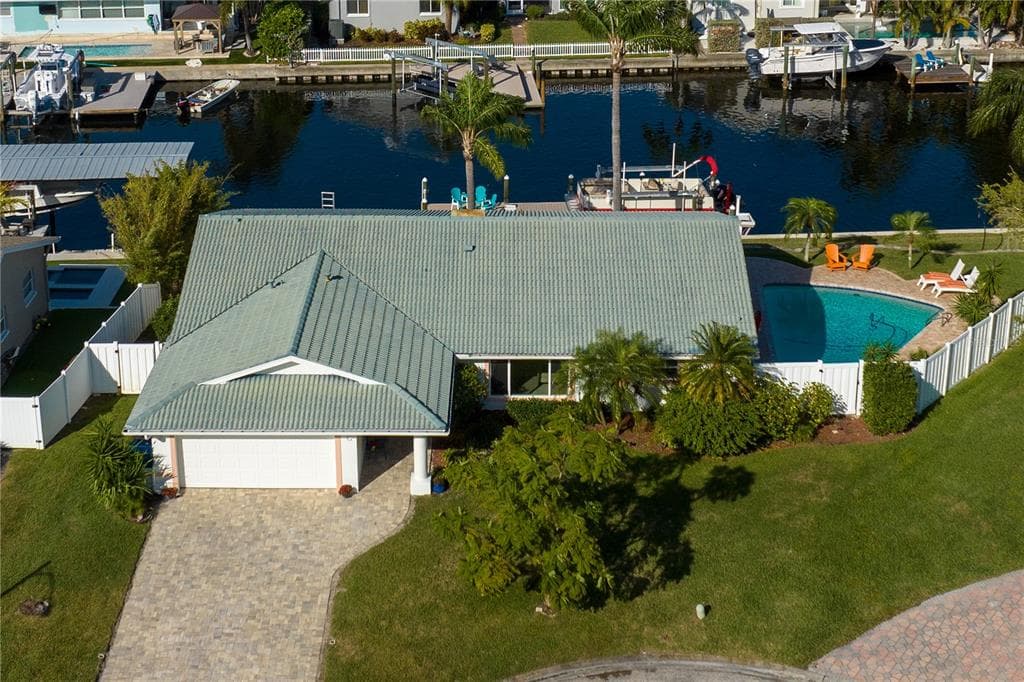 1473 50TH AVENUE NE ST PETERSBURG, FL 33703