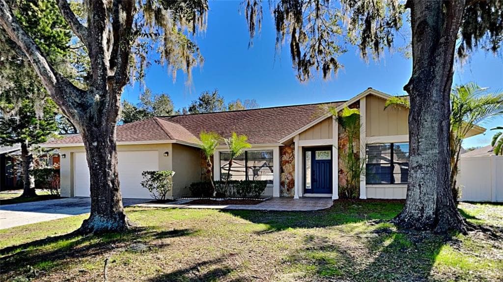 1611 SHADY LEAF DRIVE VALRICO, FL 33596