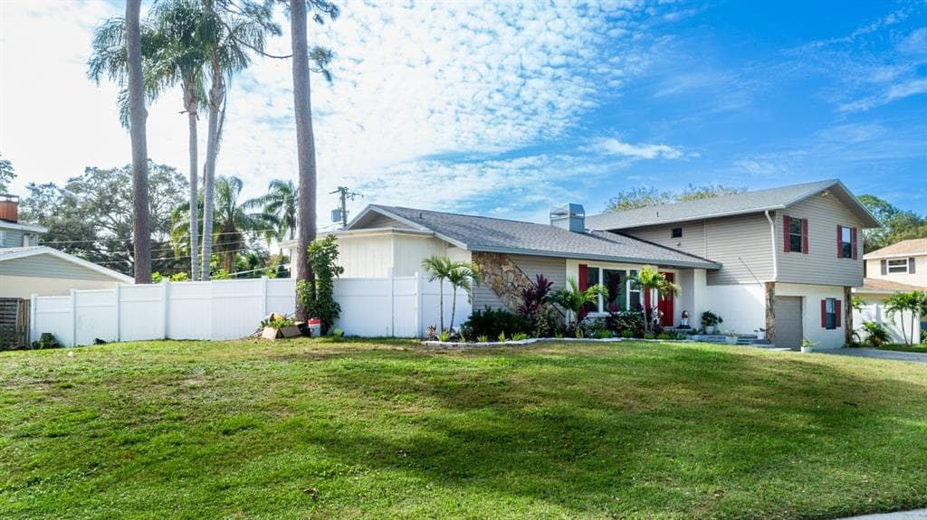 1334 EASTFIELD DRIVE CLEARWATER, FL 33764