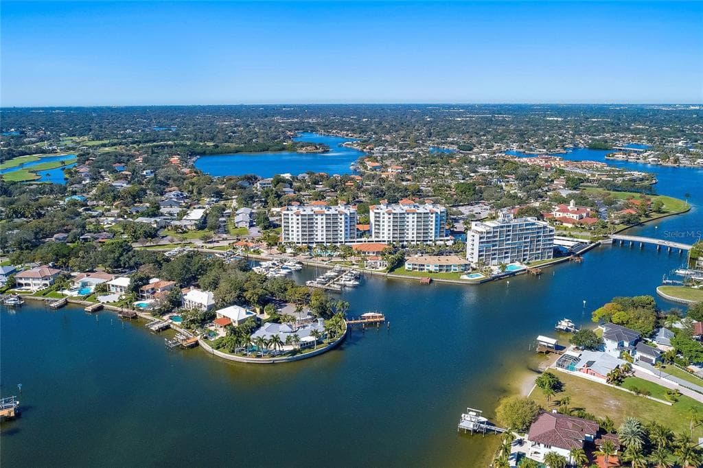 1325 SNELL ISLE BOULEVARD NE UNIT 311 ST PETERSBURG, FL 33704