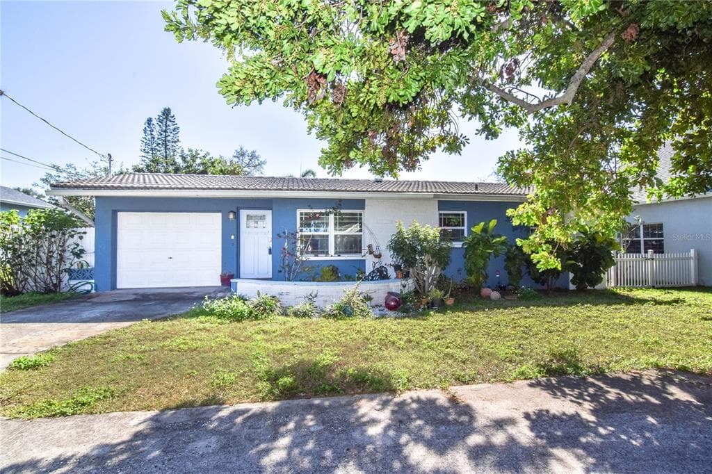 11430 WALKER AVENUE SEMINOLE, FL 33772